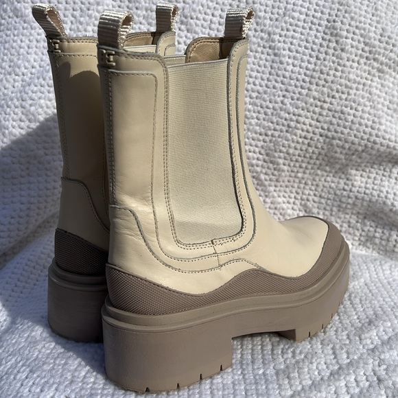 Sam Edelman Women's Ivory Round Toe Pull On Lulia Chelsea Boots Size US 6 - Picture 4 of 9